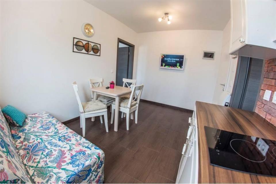 Apartments Mojeljeto Fazana Ngoại thất bức ảnh