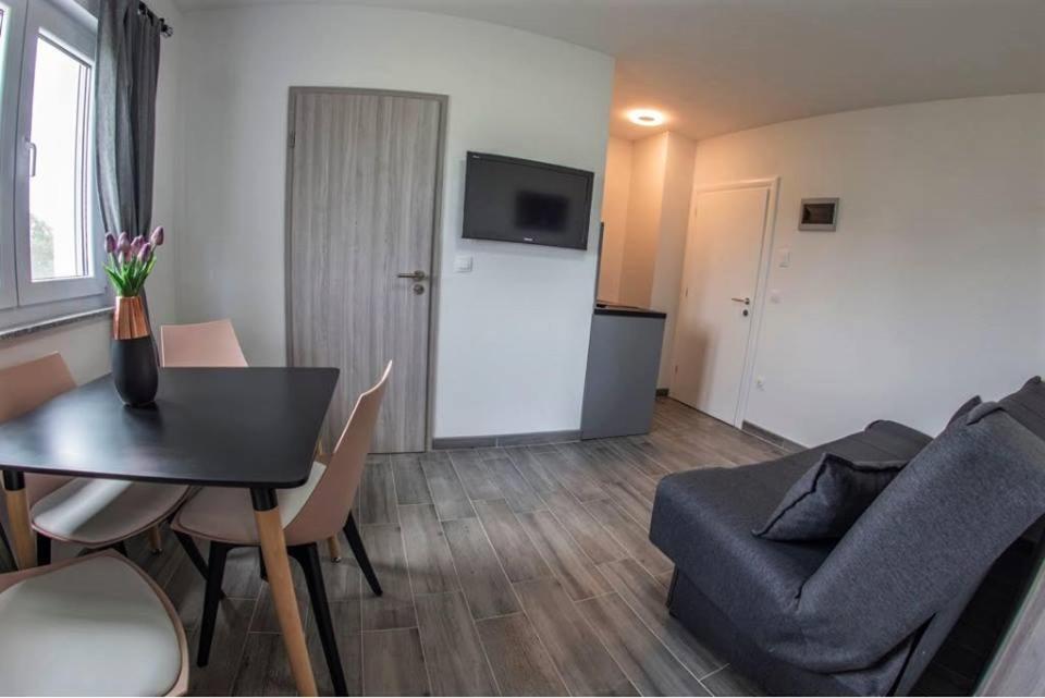 Apartments Mojeljeto Fazana Ngoại thất bức ảnh